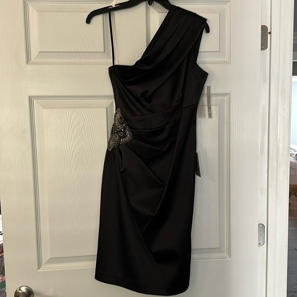 Eliza J Missy EJ2M3653 little black party dress size 2